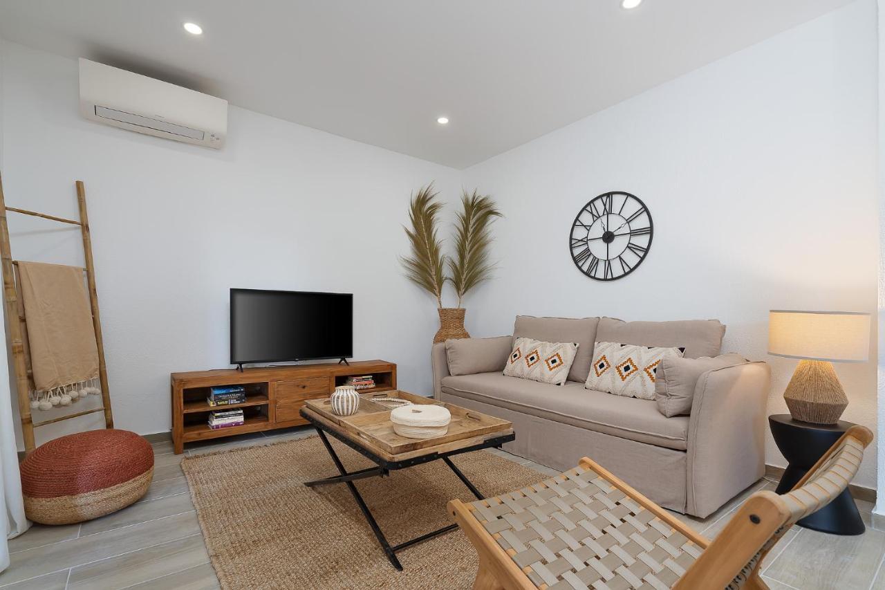 Amazing House With Balcony Apartment Lagos